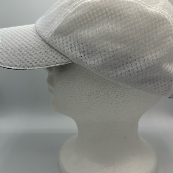 TrailHeads lightweight white running/hiking/sports/leisure cap - Picture 1 of 5